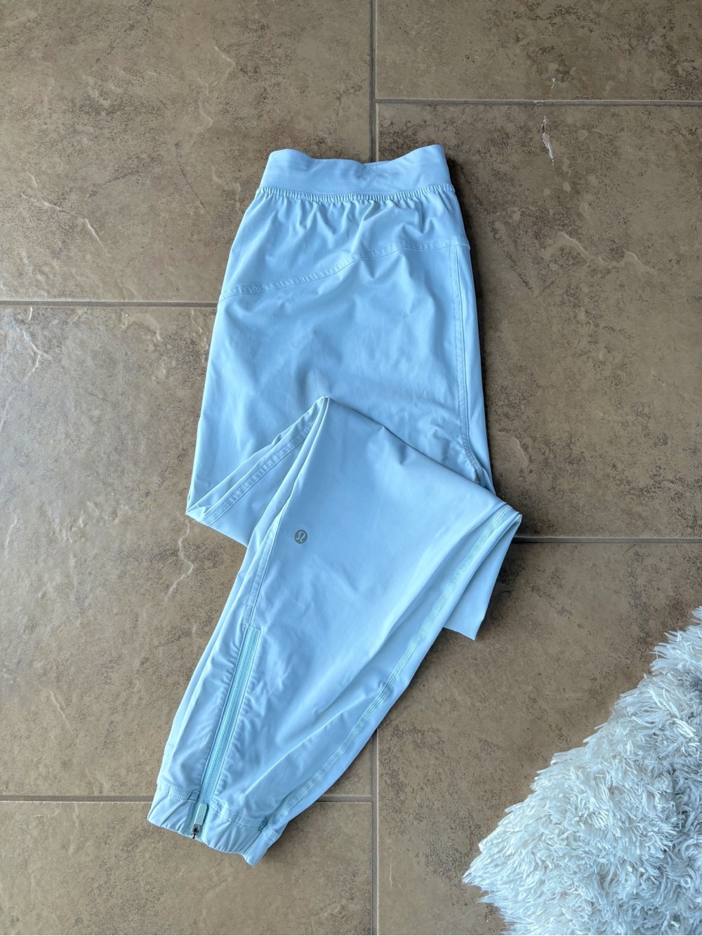 Lululemon Men’s Light Blue Athletic Joggers • Size L